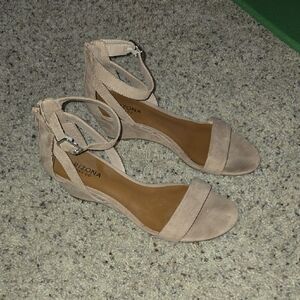 Arizona Jean Co Women's Beige Wedges